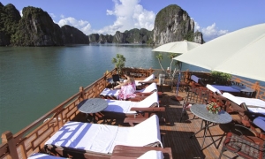 HALONG BAY TOUR LUXURY 6 hours on Boat