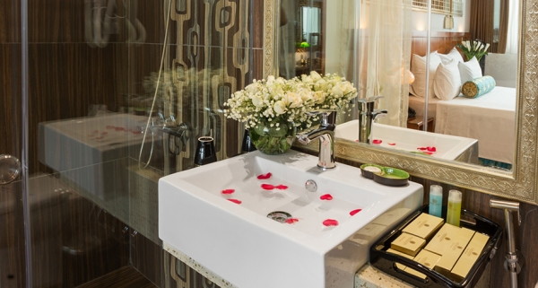 Golden Suite Double or Twin City View