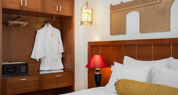 Golden Suite Double or Twin City View