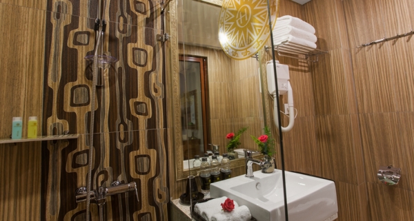 Golden Triple Room