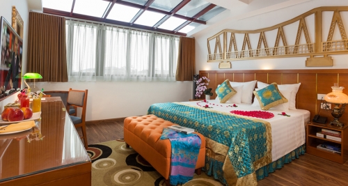 Golden Suite Double or Twin City View
