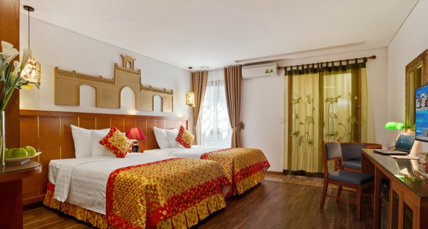 Golden Suite Double or Twin City View