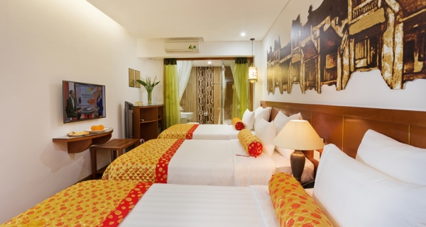 Golden Triple Room