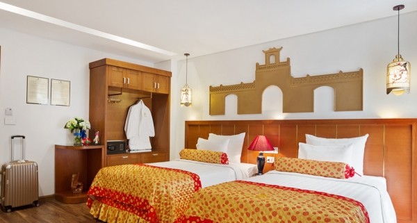 Golden Suite Double or Twin City View