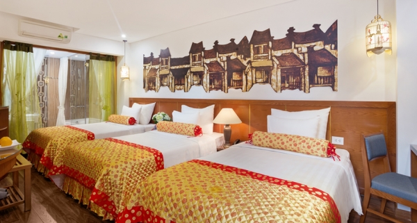 Golden Triple Room