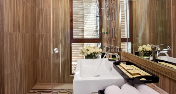 Golden Triple Room