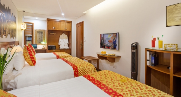 Golden Triple Room