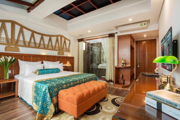 Golden Family City View